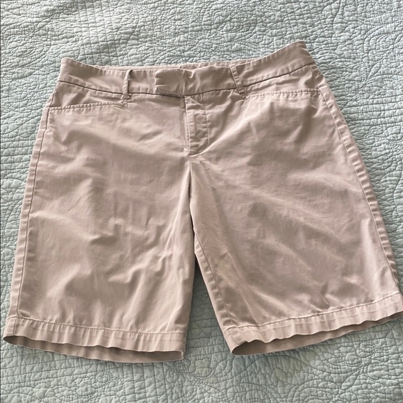 Dockers Tan Bermuda Shorts Relaxed Fit Lightweight - Picture 1 of 3